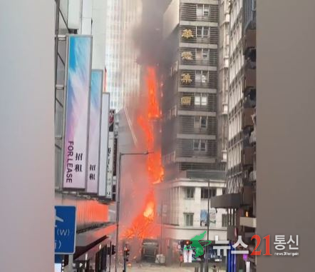 공사용 대나무 비계, 홍콩 화재 확산의 ‘불쏘시개’ 역할