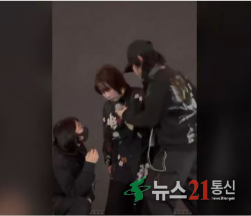 노래 중단·조명 OFF…중국 무대서 일본 가수 ‘퇴장 사태’