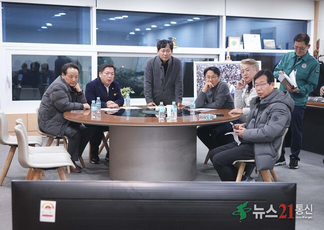 내란의 밤, 광주는 깨어 있었다  그리고 1년, 광주는 ‘빛의혁명 정신’ 잇는다